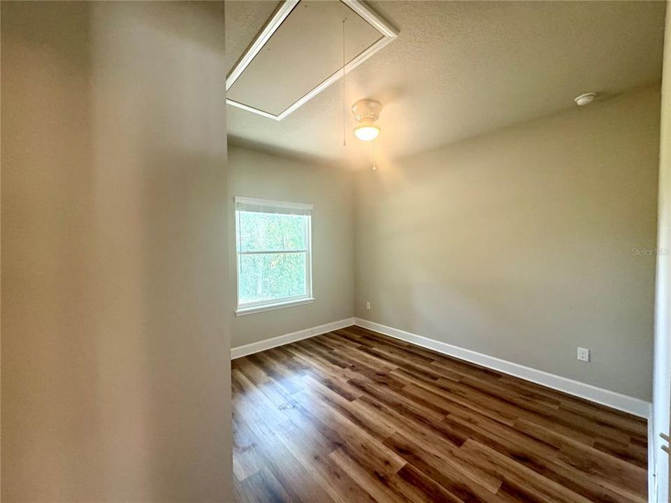 待售: $299,000 (3 贝兹, 2 浴室, 1584 平方英尺)