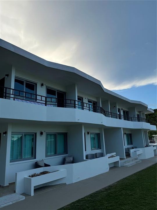 For Sale: $1,200,000 (8 beds, 8 baths, 4028 Square Feet)