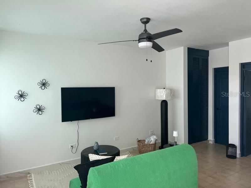 For Sale: $1,200,000 (8 beds, 8 baths, 4028 Square Feet)