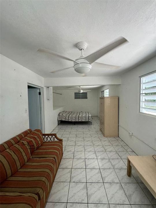 For Sale: $799,000 (6 beds, 4 baths, 3500 Square Feet)