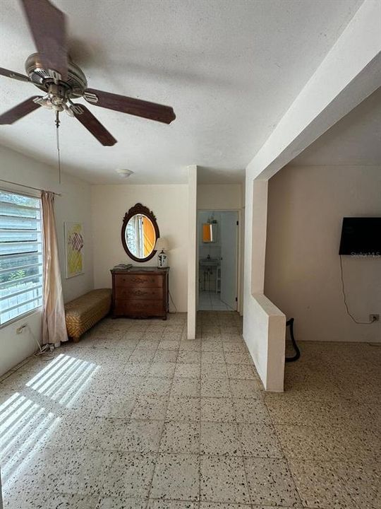 For Sale: $799,000 (6 beds, 4 baths, 3500 Square Feet)