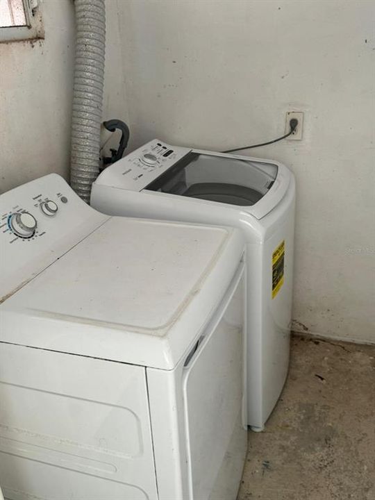 For Sale: $799,000 (6 beds, 4 baths, 3500 Square Feet)