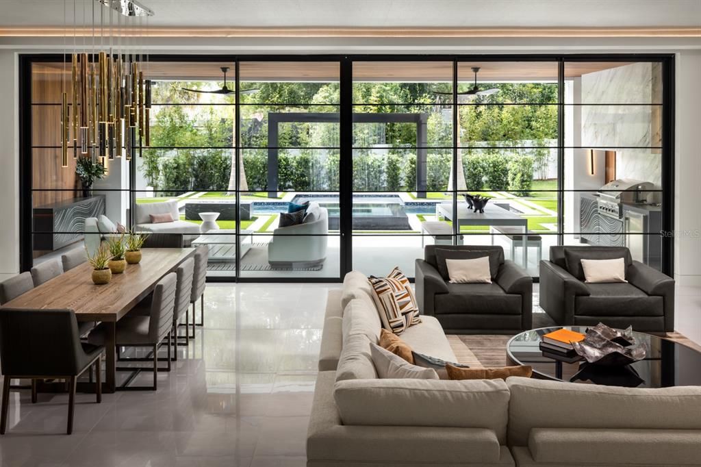 На продажу: $5,450,000 (5 спален, 5 ванн, 5164 Квадратных фут)