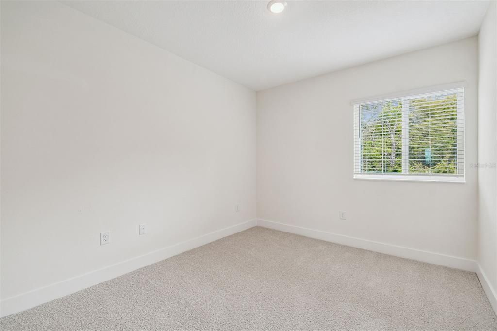 Activo con contrato: $653,990 (5 camas, 3 baños, 2732 Pies cuadrados)