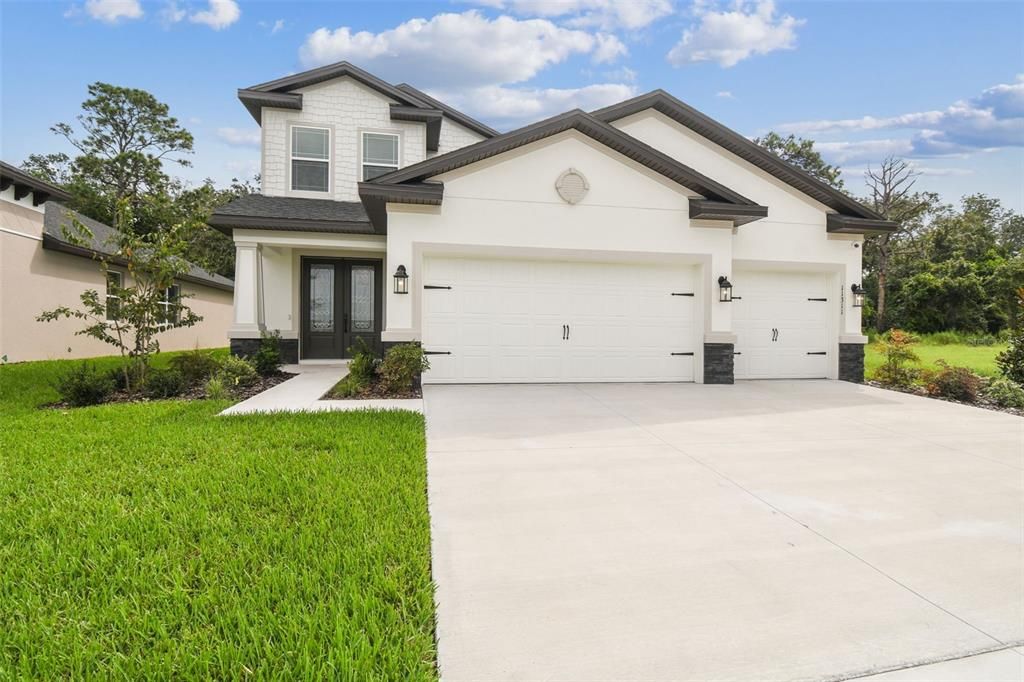 Activo con contrato: $653,990 (5 camas, 3 baños, 2732 Pies cuadrados)