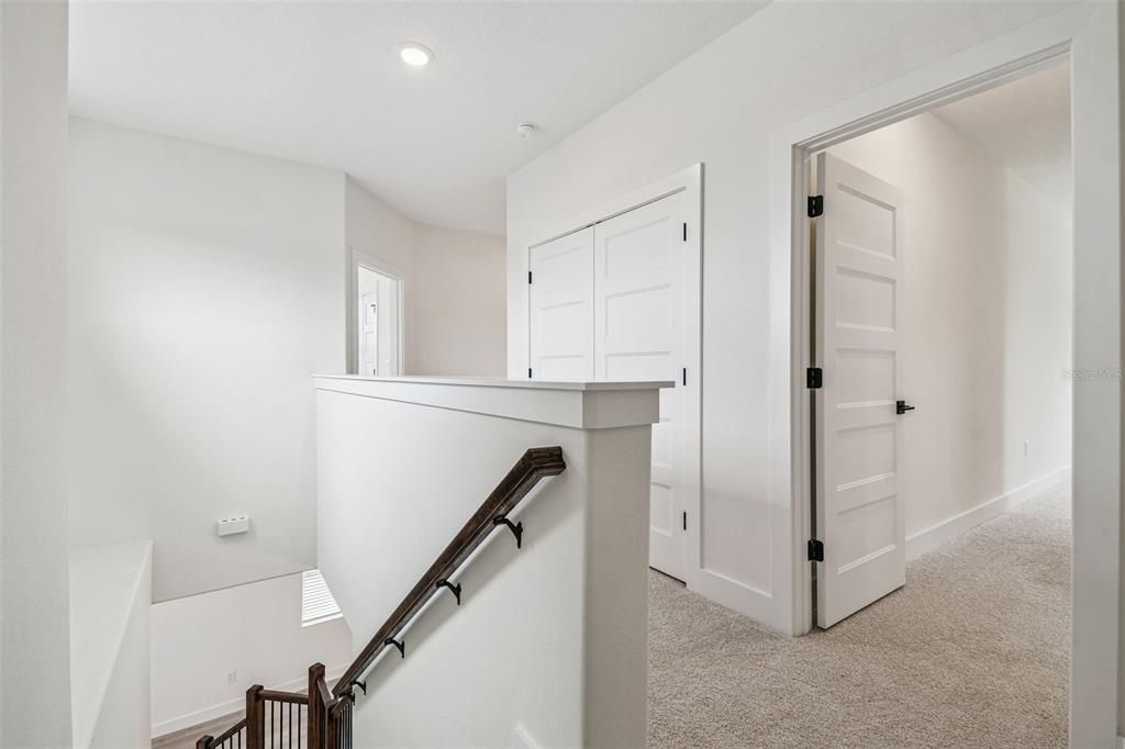 Activo con contrato: $653,990 (5 camas, 3 baños, 2732 Pies cuadrados)