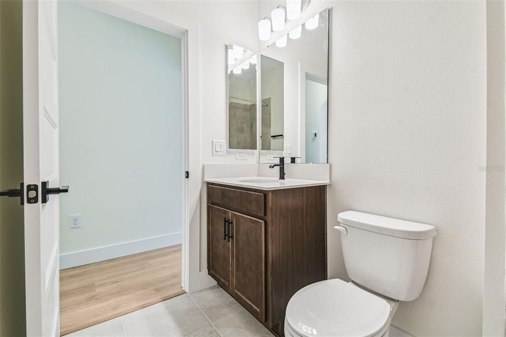 Activo con contrato: $653,990 (5 camas, 3 baños, 2732 Pies cuadrados)