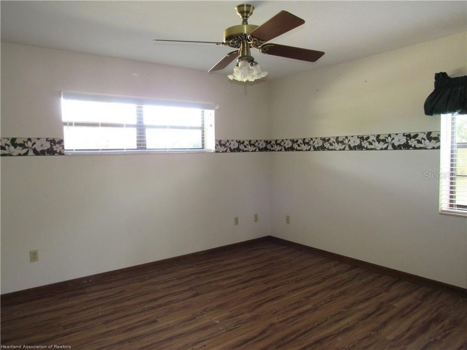 For Sale: $769,500 (3 beds, 3 baths, 2319 Square Feet)