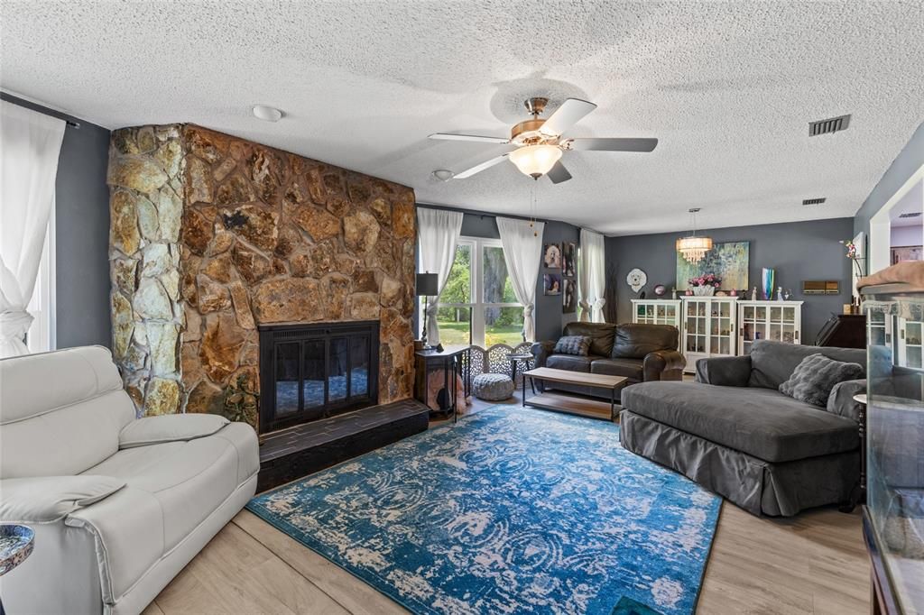 待售: $472,000 (3 贝兹, 2 浴室, 1753 平方英尺)