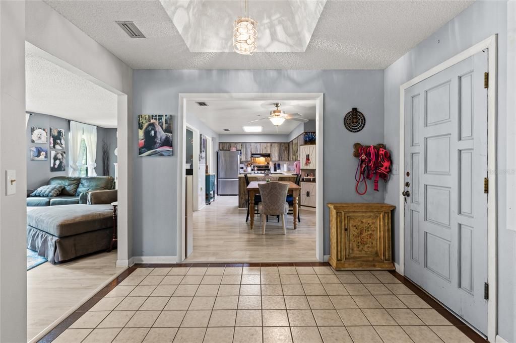 待售: $472,000 (3 贝兹, 2 浴室, 1753 平方英尺)