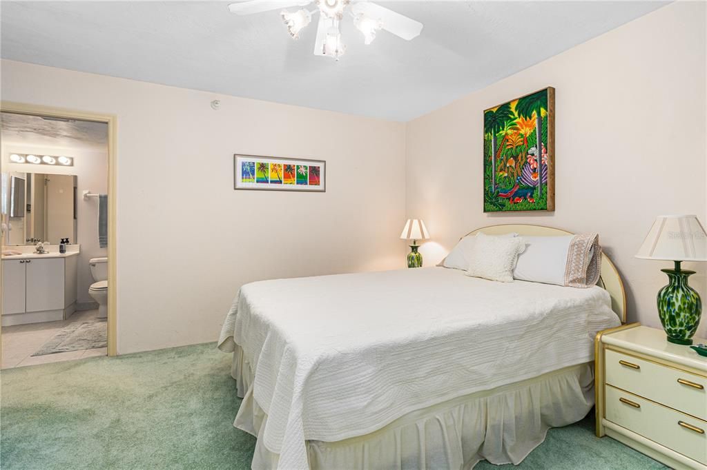 待售: $449,000 (2 贝兹, 2 浴室, 1380 平方英尺)