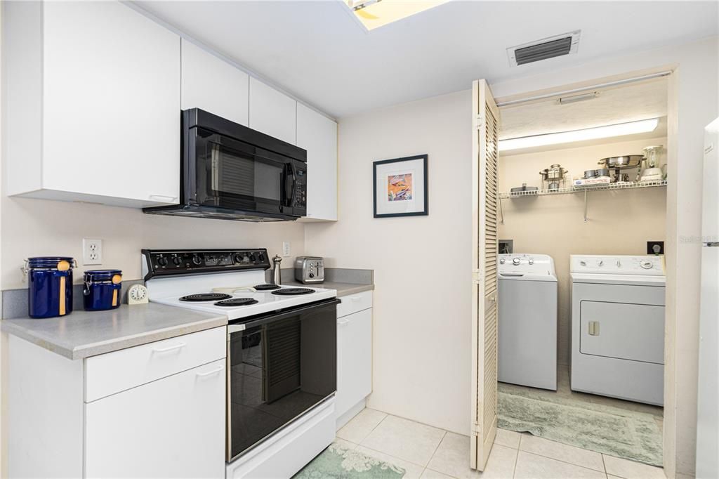 待售: $449,000 (2 贝兹, 2 浴室, 1380 平方英尺)