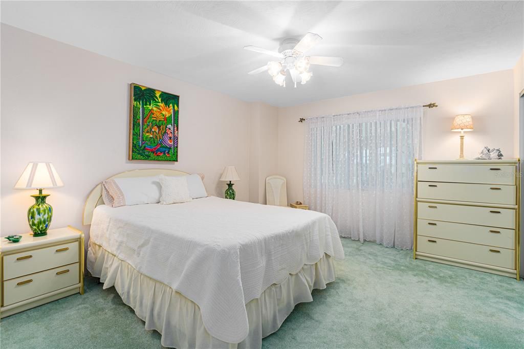 待售: $449,000 (2 贝兹, 2 浴室, 1380 平方英尺)