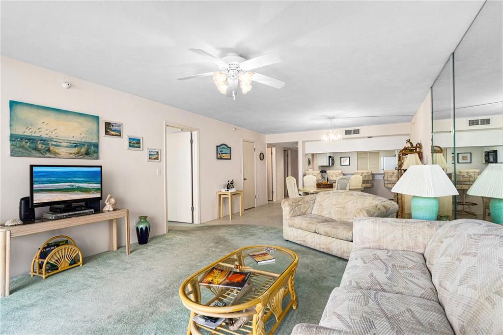 待售: $449,000 (2 贝兹, 2 浴室, 1380 平方英尺)