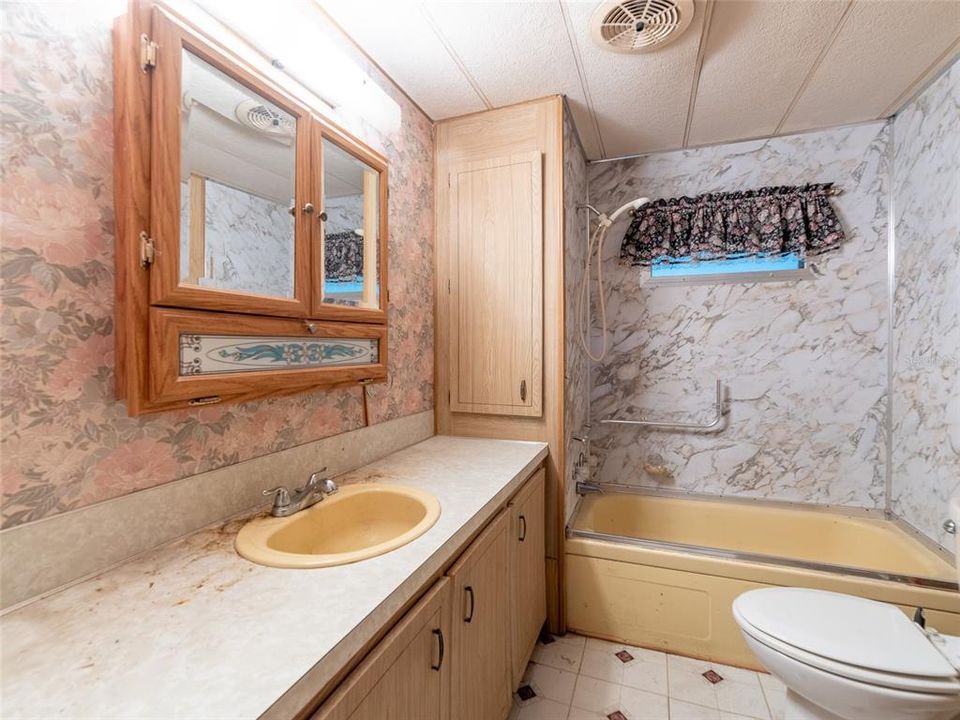 На продажу: $80,000 (2 спален, 2 ванн, 957 Квадратных фут)