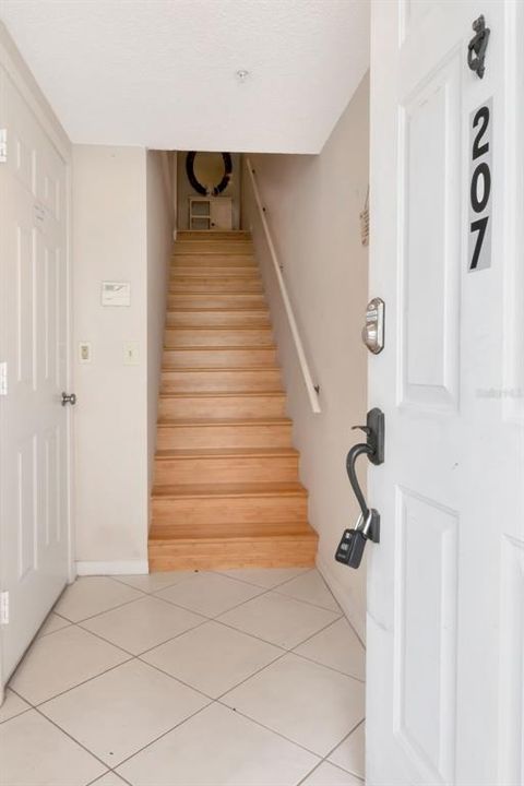 Activo con contrato: $2,700 (3 camas, 3 baños, 1700 Pies cuadrados)