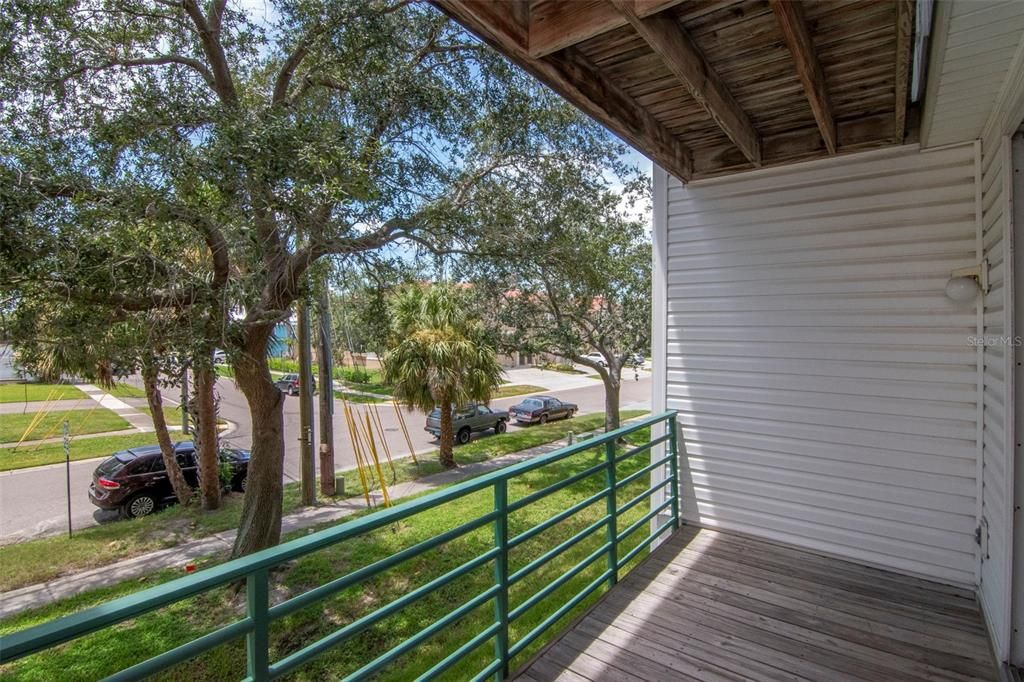 Activo con contrato: $2,700 (3 camas, 3 baños, 1700 Pies cuadrados)