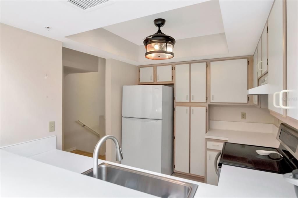 Activo con contrato: $2,700 (3 camas, 3 baños, 1700 Pies cuadrados)