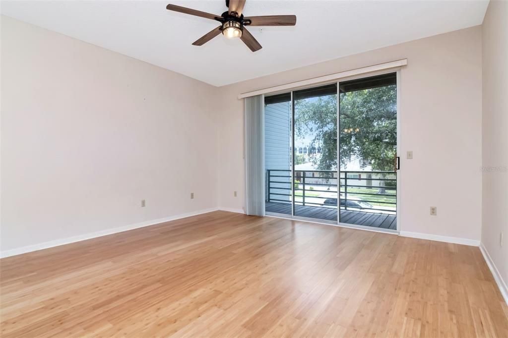 Activo con contrato: $2,700 (3 camas, 3 baños, 1700 Pies cuadrados)