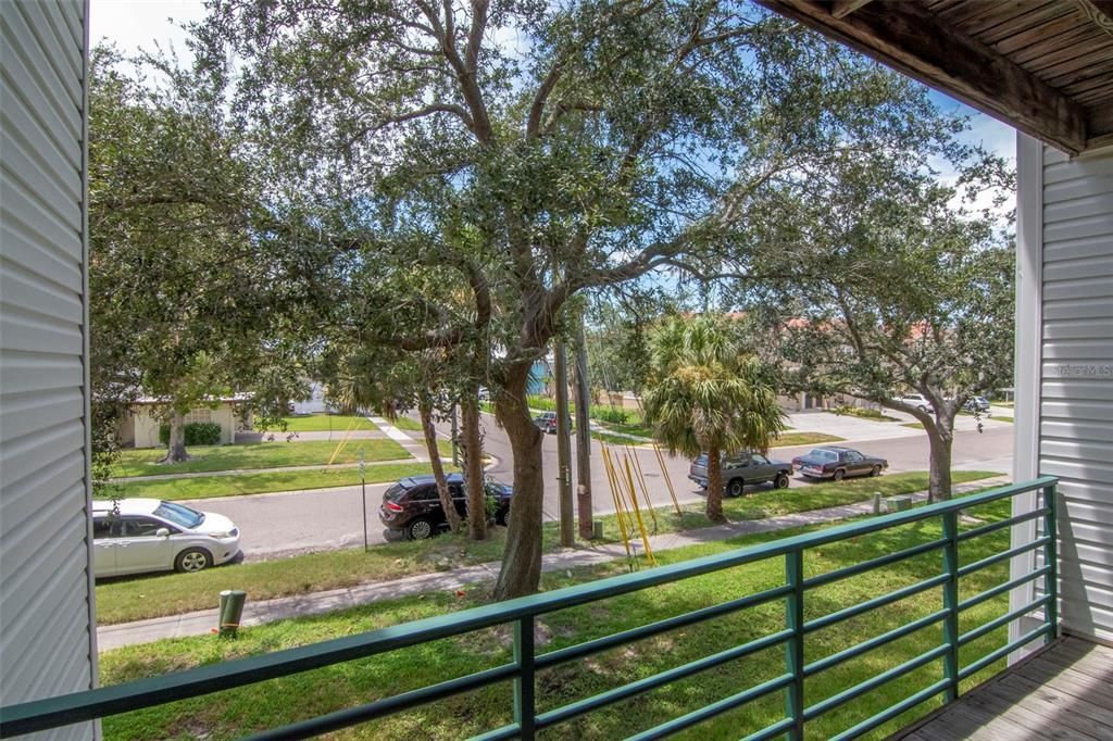 Activo con contrato: $2,700 (3 camas, 3 baños, 1700 Pies cuadrados)