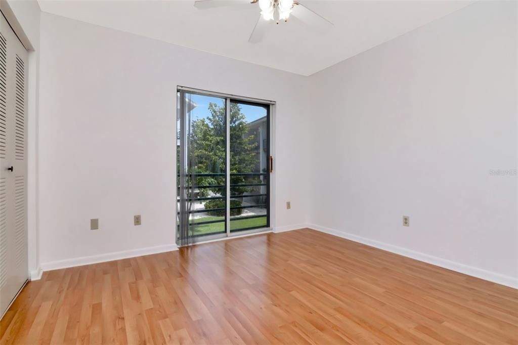 Activo con contrato: $2,700 (3 camas, 3 baños, 1700 Pies cuadrados)