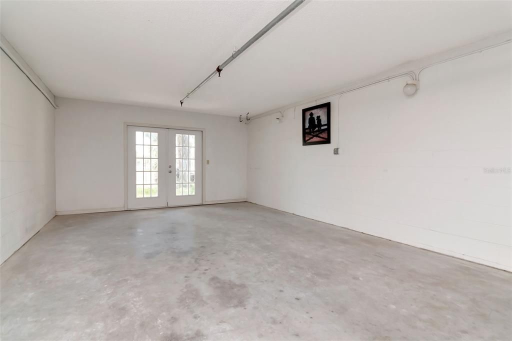 Activo con contrato: $2,700 (3 camas, 3 baños, 1700 Pies cuadrados)