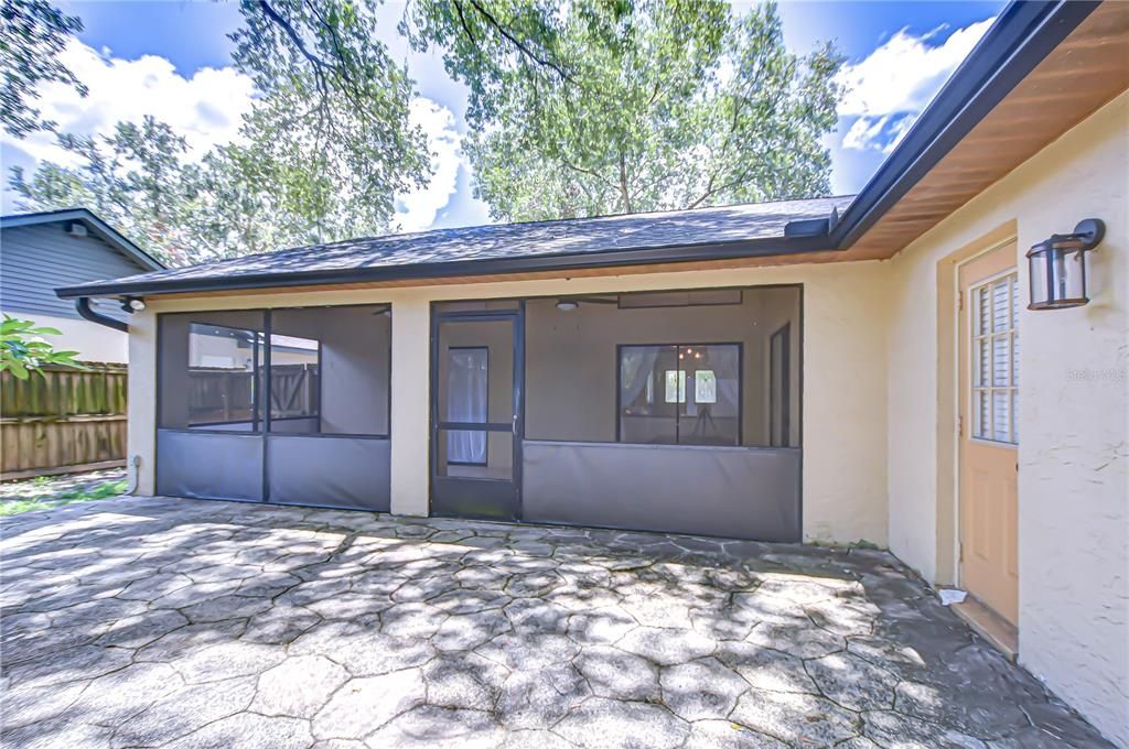 For Sale: $535,000 (5 beds, 3 baths, 2880 Square Feet)