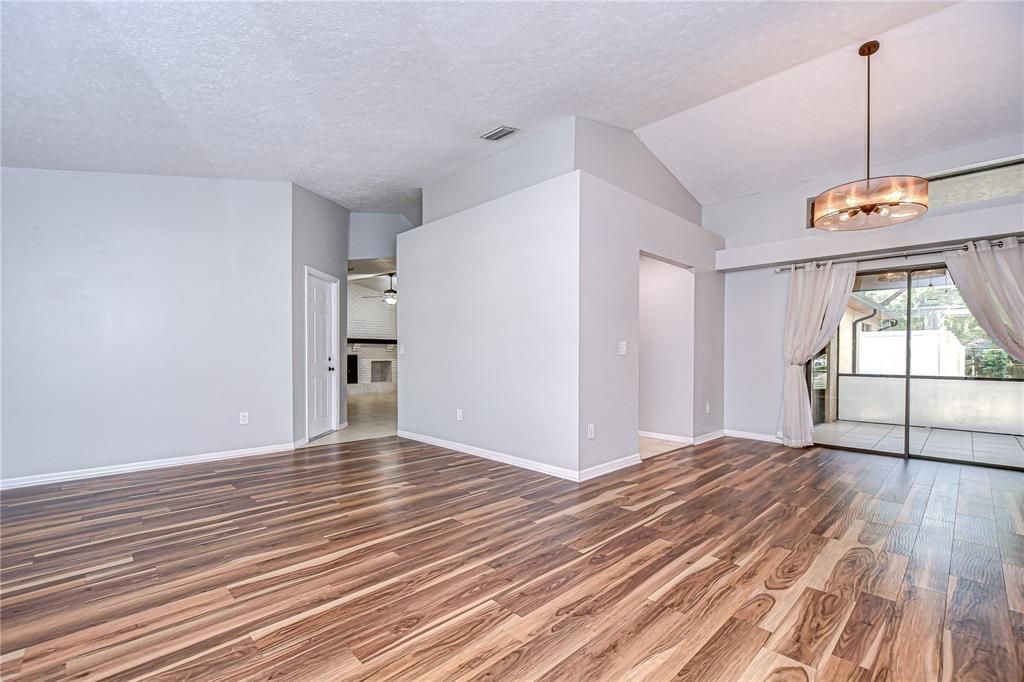 For Sale: $535,000 (5 beds, 3 baths, 2880 Square Feet)