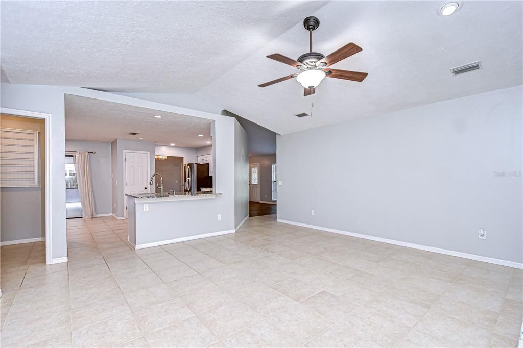 For Sale: $535,000 (5 beds, 3 baths, 2880 Square Feet)