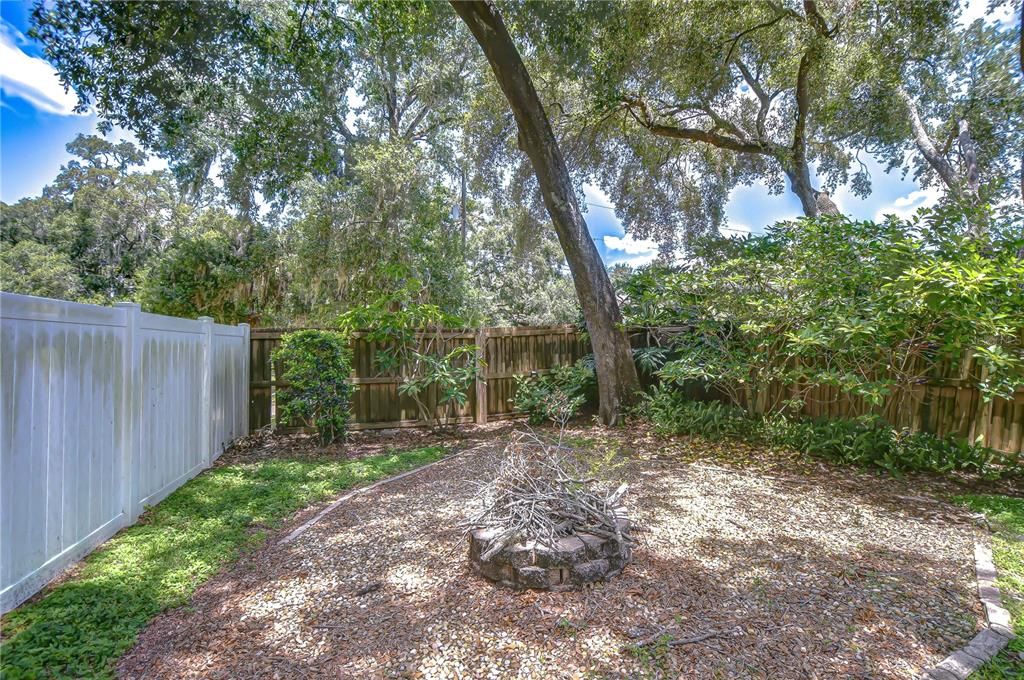 For Sale: $535,000 (5 beds, 3 baths, 2880 Square Feet)