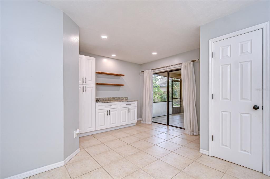 For Sale: $535,000 (5 beds, 3 baths, 2880 Square Feet)