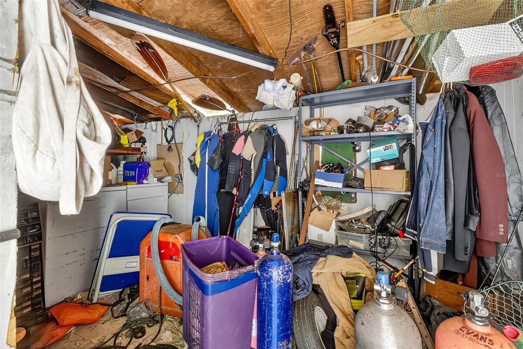 Active With Contract: $279,999 (3 beds, 2 baths, 1483 Square Feet)