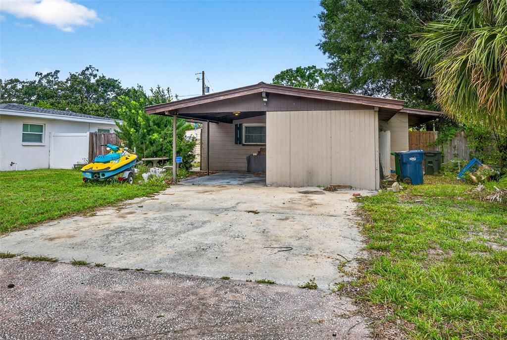 Active With Contract: $279,999 (3 beds, 2 baths, 1483 Square Feet)