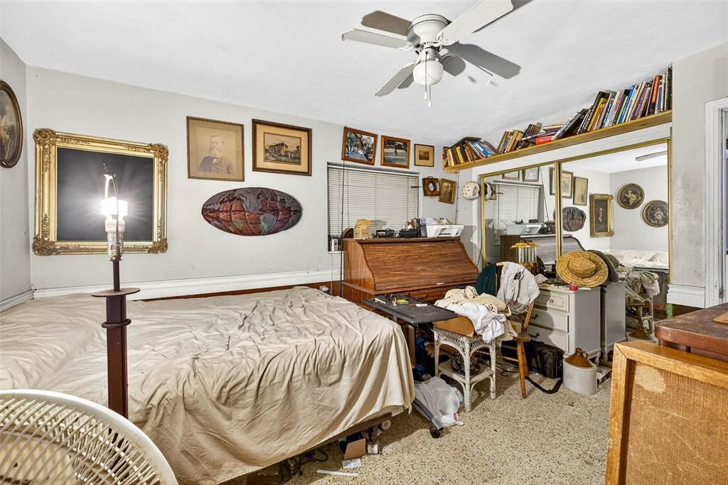 Active With Contract: $279,999 (3 beds, 2 baths, 1483 Square Feet)