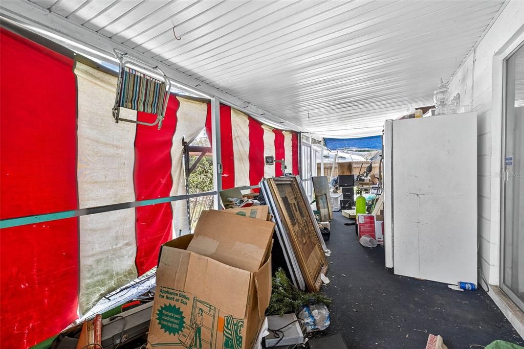 Active With Contract: $279,999 (3 beds, 2 baths, 1483 Square Feet)