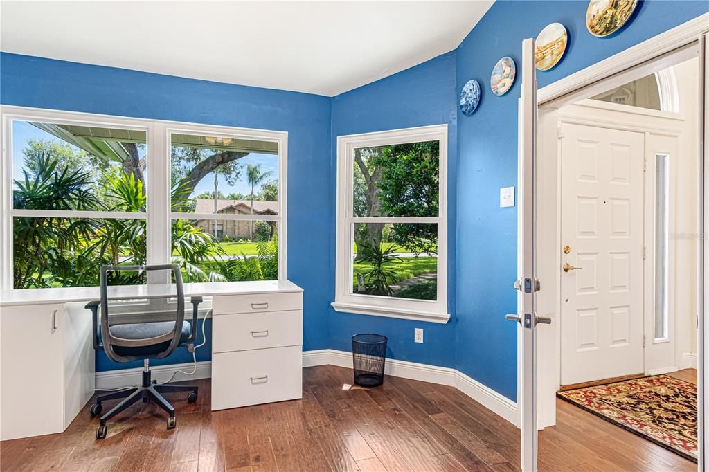 Activo con contrato: $595,000 (4 camas, 2 baños, 2779 Pies cuadrados)