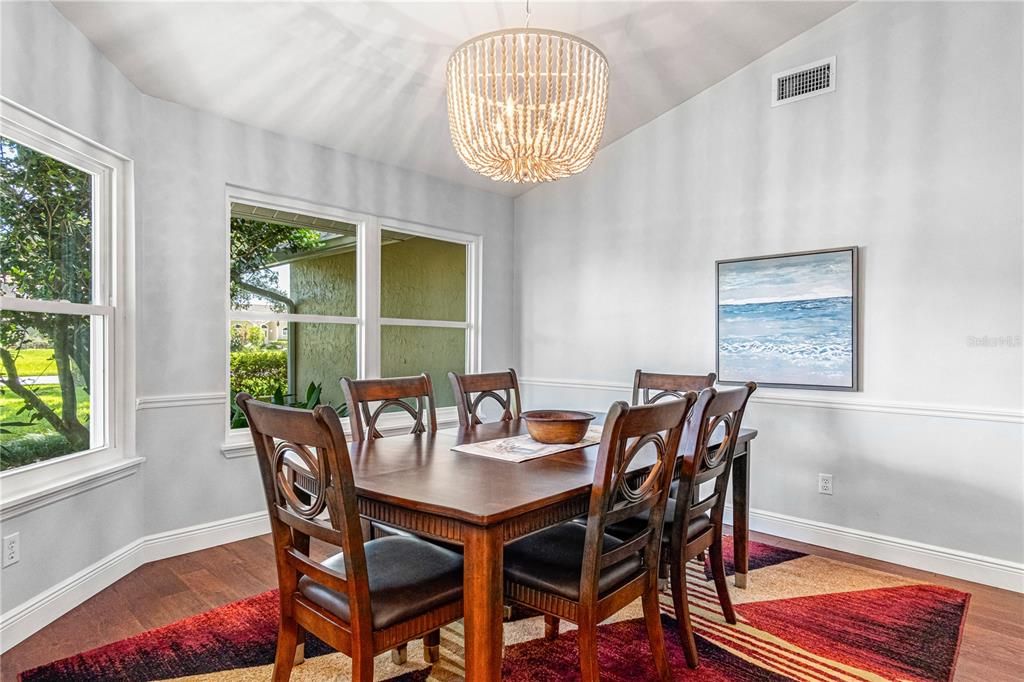 Activo con contrato: $595,000 (4 camas, 2 baños, 2779 Pies cuadrados)