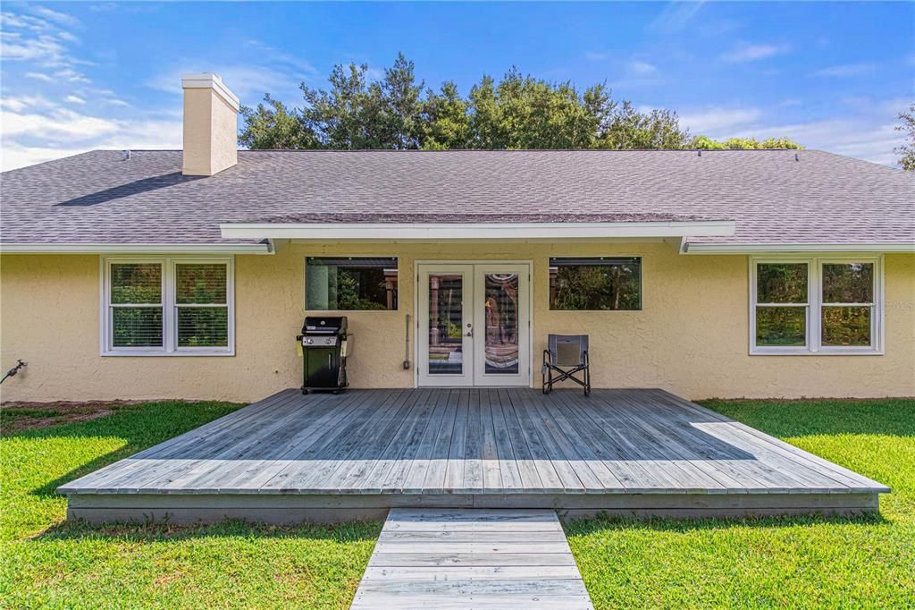 Activo con contrato: $595,000 (4 camas, 2 baños, 2779 Pies cuadrados)