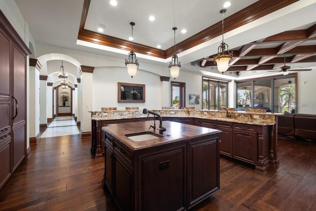 待售: $9,825,000 (5 贝兹, 6 浴室, 8649 平方英尺)