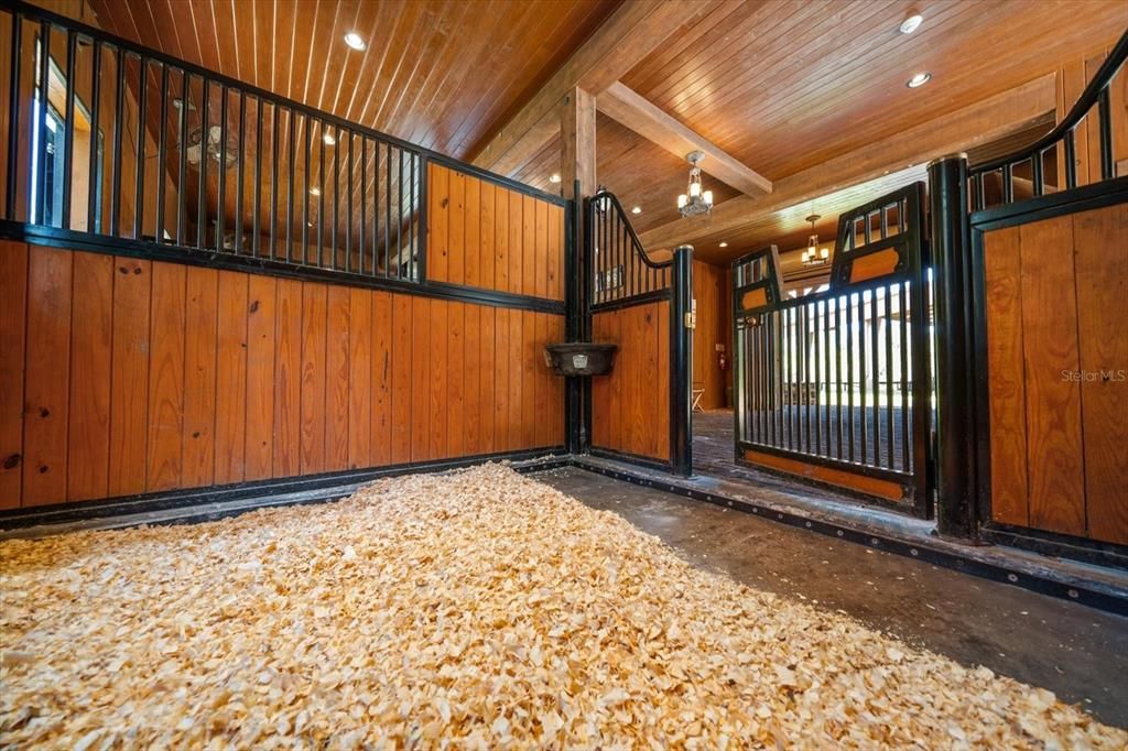 待售: $9,825,000 (5 贝兹, 6 浴室, 8649 平方英尺)