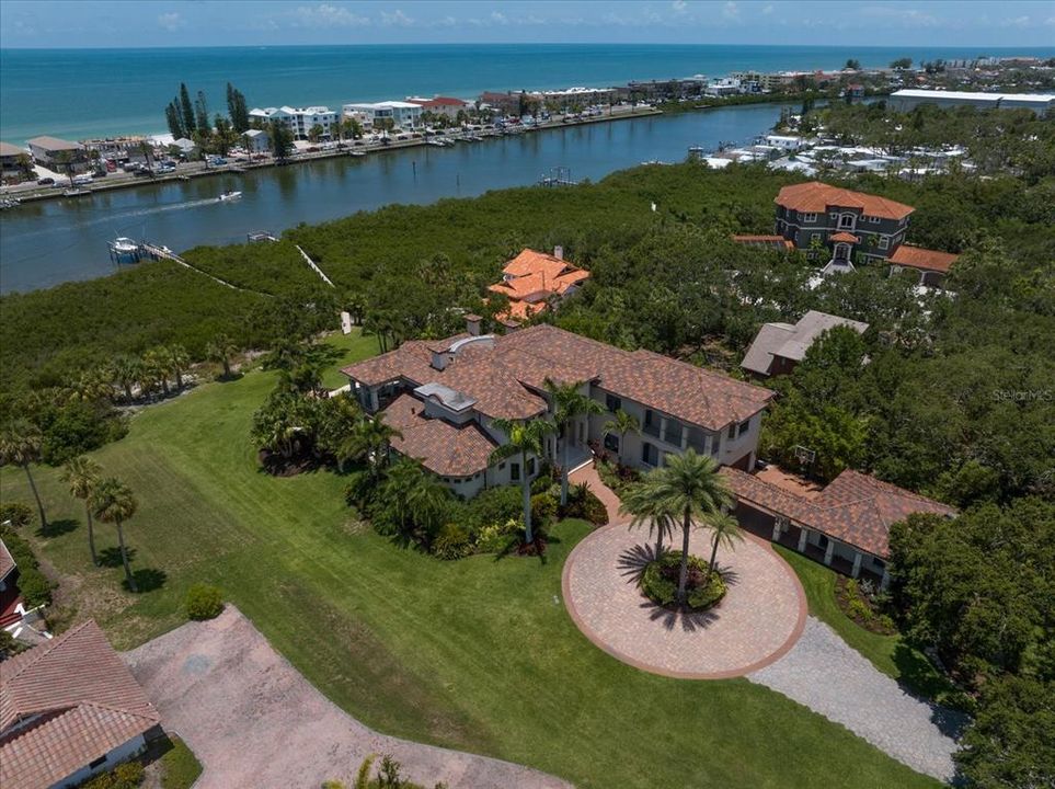 待售: $9,825,000 (5 贝兹, 6 浴室, 8649 平方英尺)