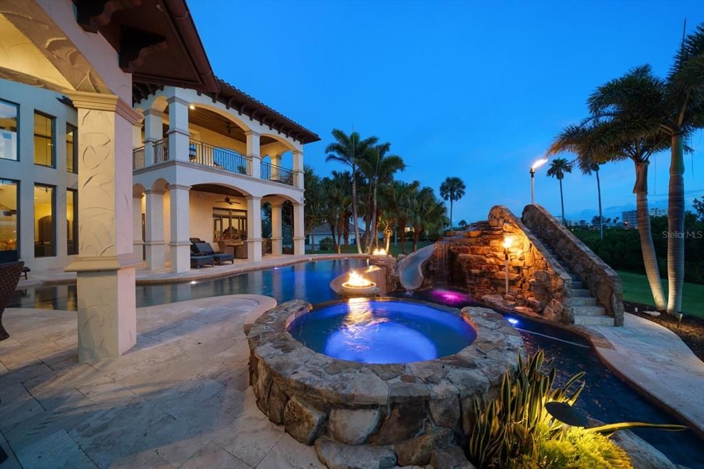 待售: $9,825,000 (5 贝兹, 6 浴室, 8649 平方英尺)