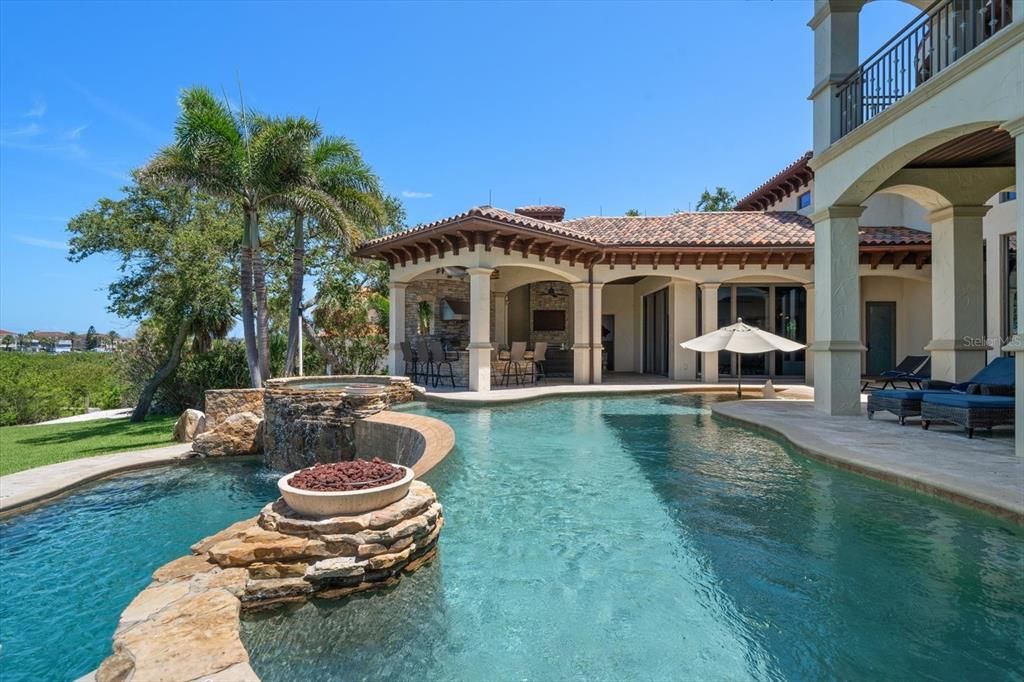 待售: $9,825,000 (5 贝兹, 6 浴室, 8649 平方英尺)