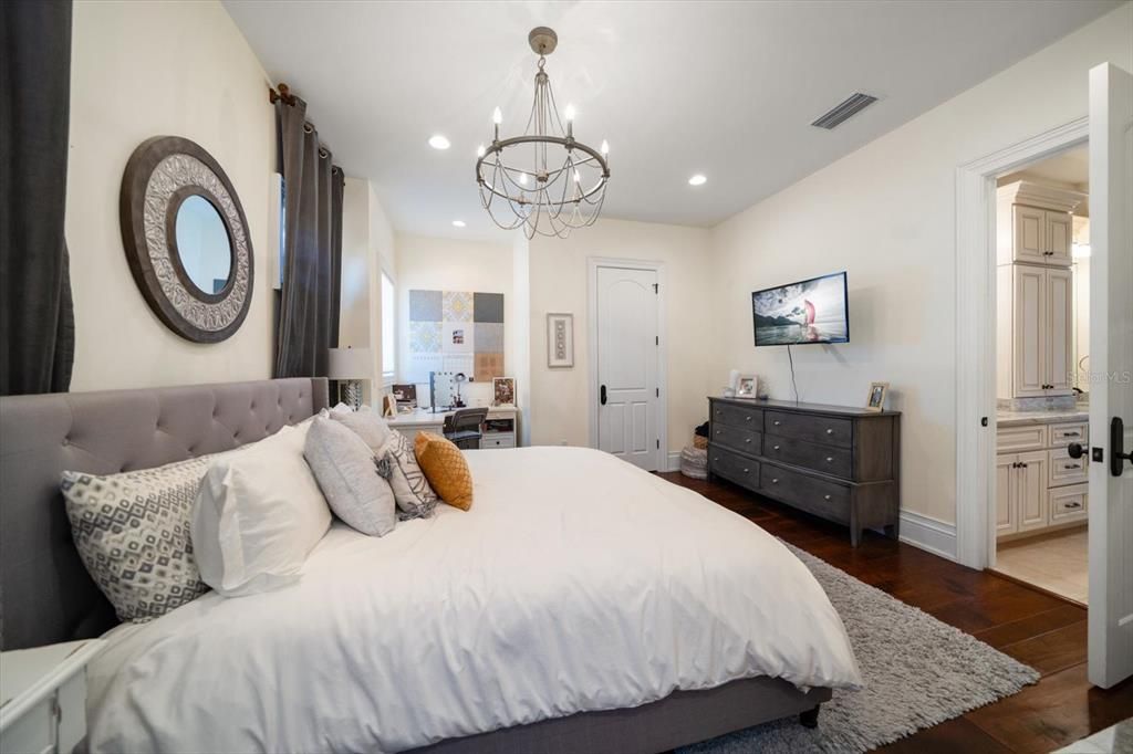 待售: $9,825,000 (5 贝兹, 6 浴室, 8649 平方英尺)