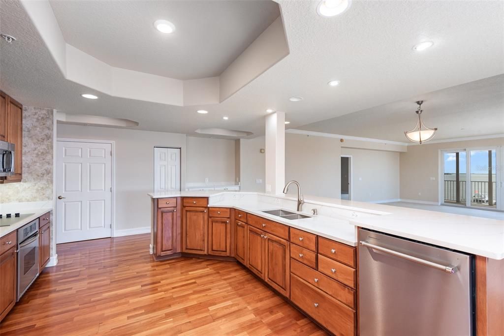 待售: $799,900 (3 贝兹, 3 浴室, 2910 平方英尺)