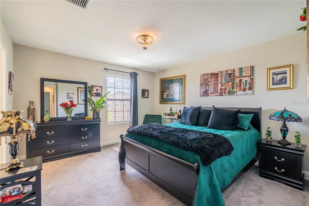 For Sale: $679,900 (5 beds, 4 baths, 3606 Square Feet)