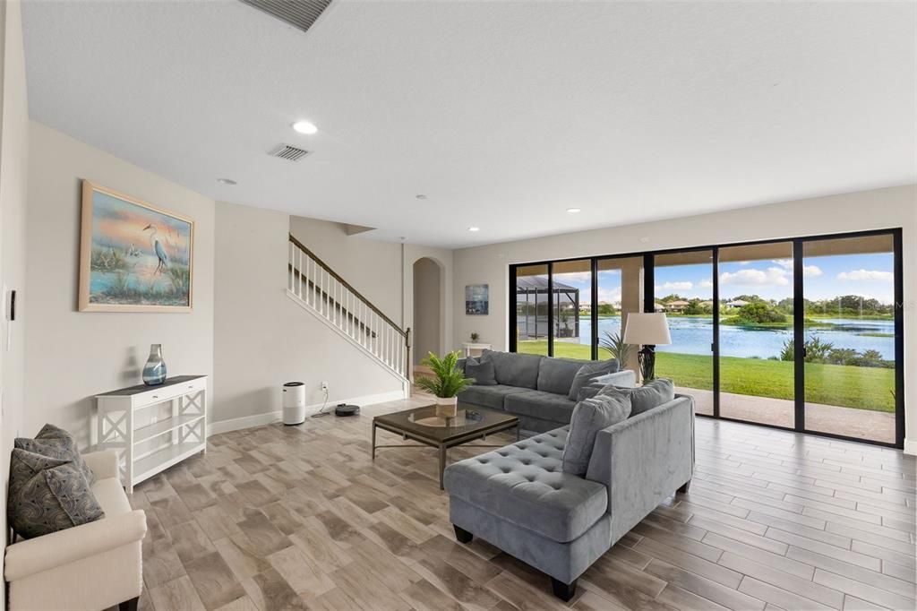 For Sale: $679,900 (5 beds, 4 baths, 3606 Square Feet)