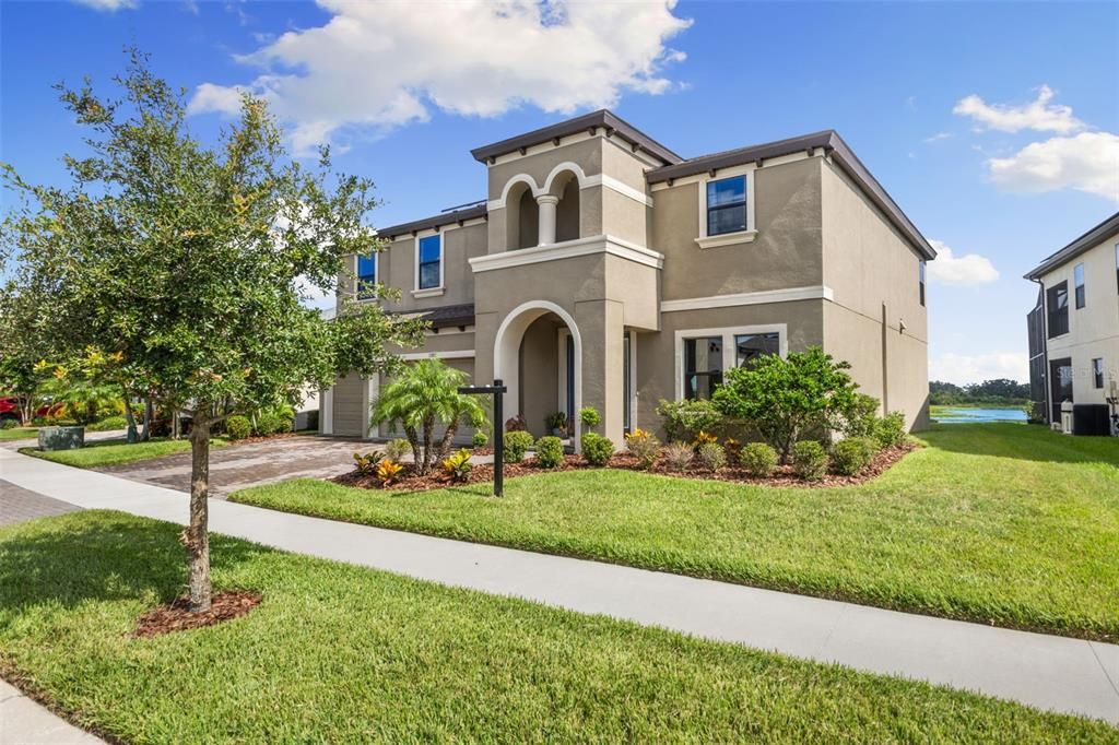 For Sale: $679,900 (5 beds, 4 baths, 3606 Square Feet)