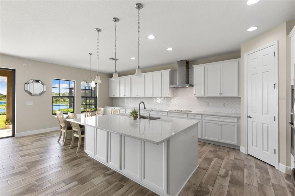 For Sale: $679,900 (5 beds, 4 baths, 3606 Square Feet)