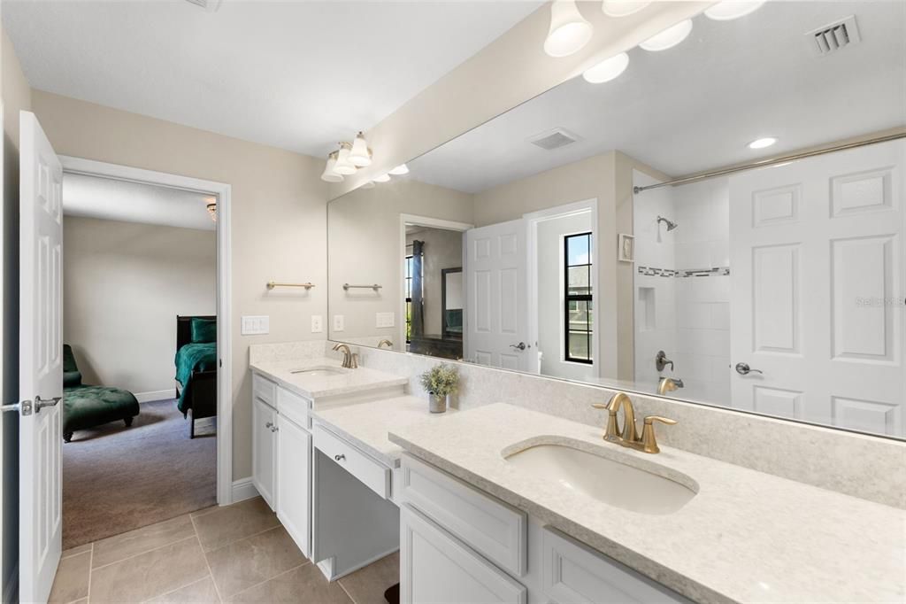 For Sale: $679,900 (5 beds, 4 baths, 3606 Square Feet)